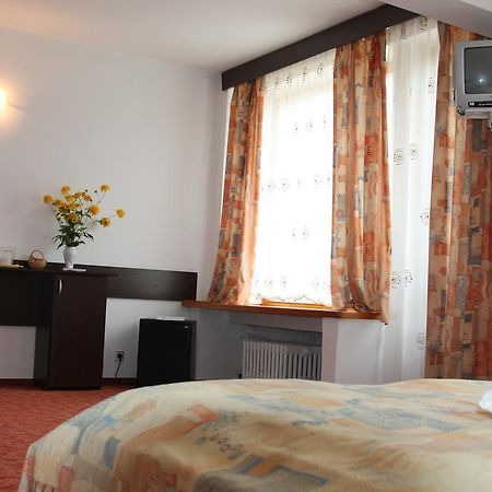 Hotel Zimbru Moldvahosszúmező Kültér fotó
