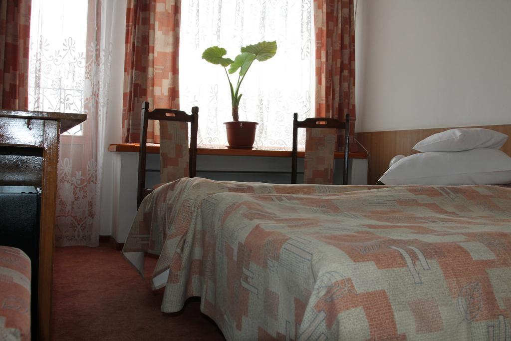 Hotel Zimbru Moldvahosszúmező Szoba fotó