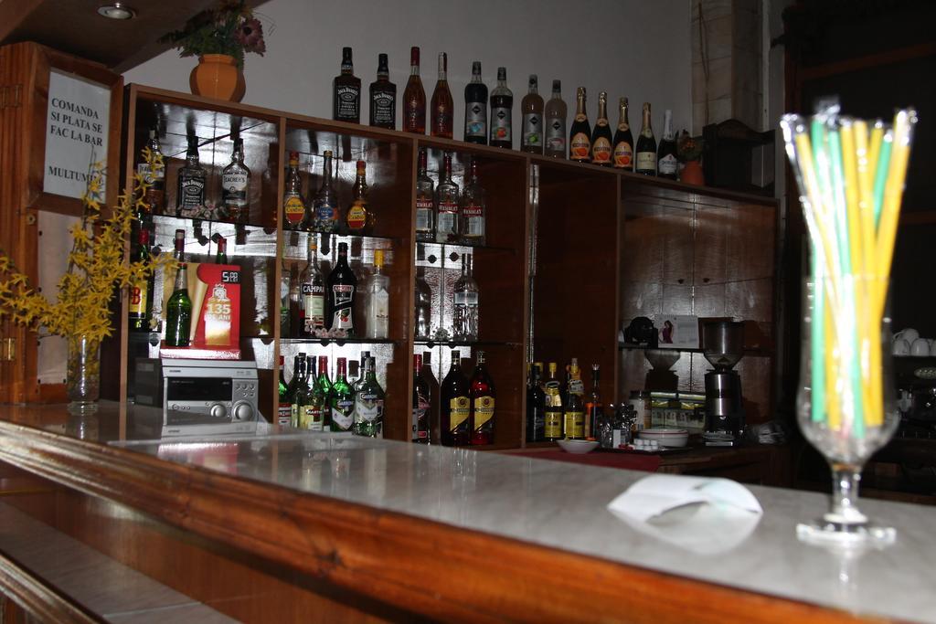 Hotel Zimbru Moldvahosszúmező Kültér fotó